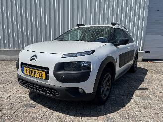 škoda osobní automobily Citroën C4 C4 Cactus (0B/0P) Hatchback 5-drs 1.2 PureTech 82 12V (EB2F(HMZ)) [60k=
W]  (09-2014/...) 2015/1
