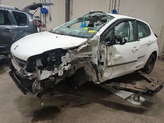 Uttjänta bilar auto Peugeot 208 208 I (CA/CC/CK/CL) Hatchback 1.2 Vti 12V PureTech 82 (EB2F(HMZ)) [60k=
W]  (03-2012/12-2019) 2017/1