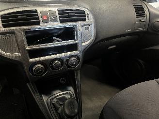 Hyundai Matrix Matrix Hatchback 1.6 16V (G4ED) [76kW]  (06-2001/04-2010) picture 17