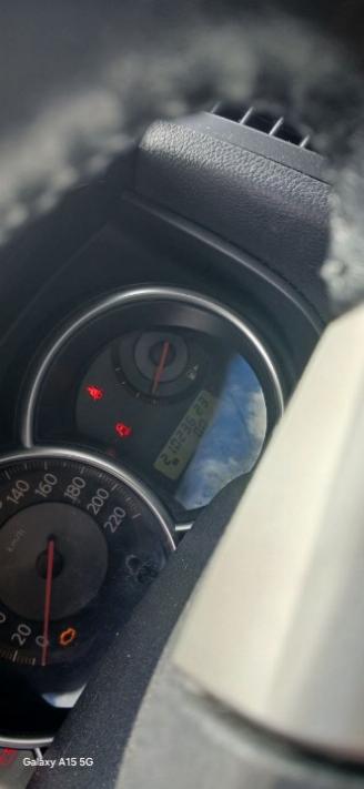 Nissan Tiida Tiida (C11X) Hatchback 1.6 16V (HR16DE) [81kW]  (09-2007/12-2011) picture 2