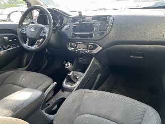 Kia Rio Rio III (UB) Hatchback 1.1 CRDi VGT 12V (D3FA) [55kW]  (09-2011/12-201=
7) picture 17