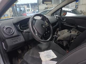 Renault Clio Clio IV (5R) Hatchback 5-drs 0.9 Energy TCE 90 12V (H4B-400(H4B-A4)) [=
66kW]  (11-2012/08-2021) picture 5