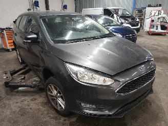 Ford Focus Focus 3 Wagon Combi 1.0 Ti-VCT EcoBoost 12V 125 (M1DD) [92kW]  (02-201=
2/05-2018) picture 2