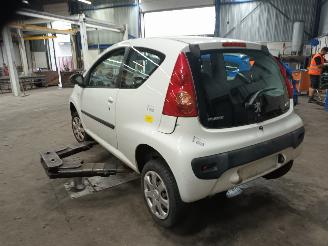 Peugeot 107 107 Hatchback 1.0 12V (384F(1KR)) [50kW]  (06-2005/05-2014) picture 4