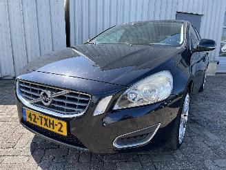 Auto incidentate Volvo V-60 V60 I (FW/GW) Combi 1.6 T3 16V (B4164T3(Euro 5)) [110kW]  (09-2010/12-=
2015) 2012/4