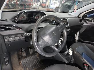 Peugeot 208 208 I (CA/CC/CK/CL) Hatchback 1.0 Vti 12V PureTech (EB0(ZMZ)) [50kW]  =
(03-2012/12-2019) picture 5