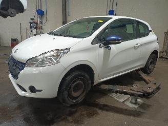 Sloopauto Peugeot 208 208 I (CA/CC/CK/CL) Hatchback 1.0 Vti 12V PureTech (EB0(ZMZ)) [50kW]  =
(03-2012/12-2019) 2014/9