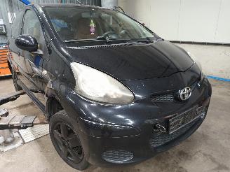 Toyota Aygo Aygo (B10) Hatchback 1.0 12V VVT-i (1KR-FE) [50kW]  (07-2005/05-2014) picture 2
