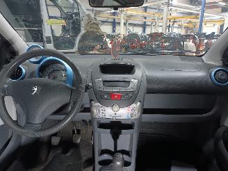 Peugeot 107 107 Hatchback 1.0 12V (384F(1KR)) [50kW]  (06-2005/05-2014) picture 5