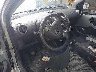 Toyota Aygo Aygo (B10) Hatchback 1.0 12V VVT-i (1KR-FE) [50kW]  (07-2005/05-2014) picture 5