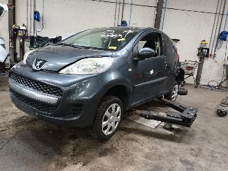 Vrakbiler auto Peugeot 107 107 Hatchback 1.0 12V (384F(1KR)) [50kW]  (06-2005/05-2014) 2010/5