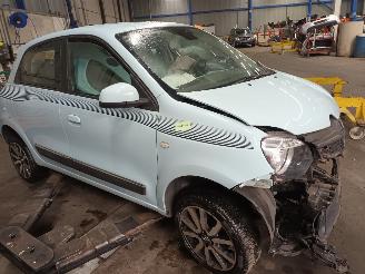 Renault Twingo Twingo III (AH) Hatchback 5-drs 1.0 SCe 70 12V (H4D-400(H4D-A4)) [52kW=
]  (09-2014/04-2019) picture 2