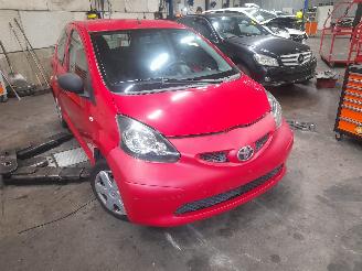 Toyota Aygo Aygo (B10) Hatchback 1.0 12V VVT-i (1KR-FE) [50kW]  (07-2005/05-2014) picture 2