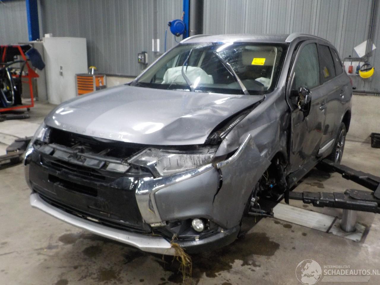 Mitsubishi Outlander Outlander (GF/GG) SUV 2.0 16V 4x2 (4J11) [110kW]  (08-2012/...)