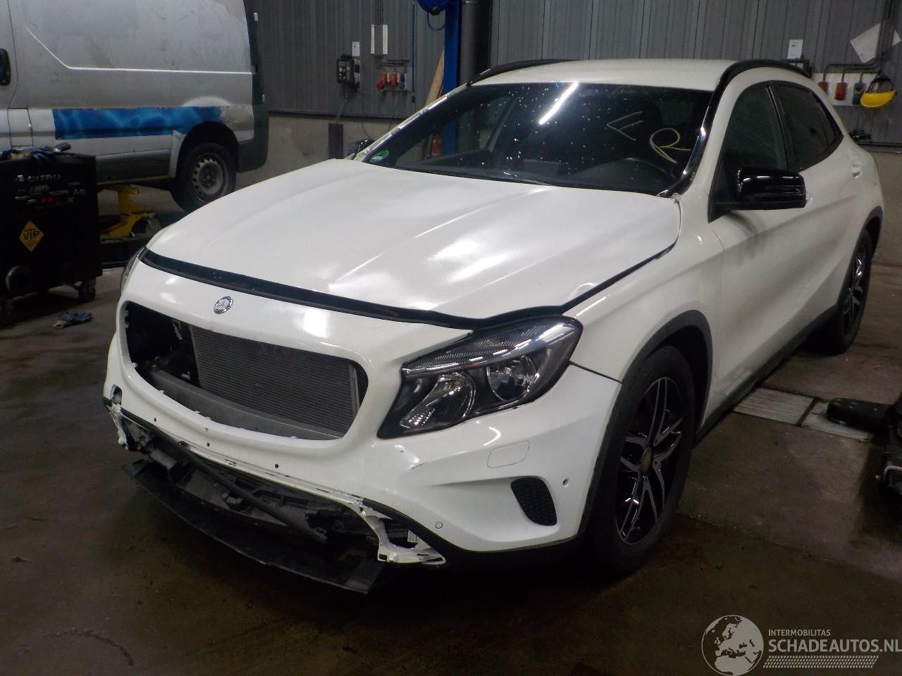 Mercedes GLA GLA (156.9) SUV 1.6 200 16V (M270.910(Euro 6)) [115kW]  (12-2013/...)