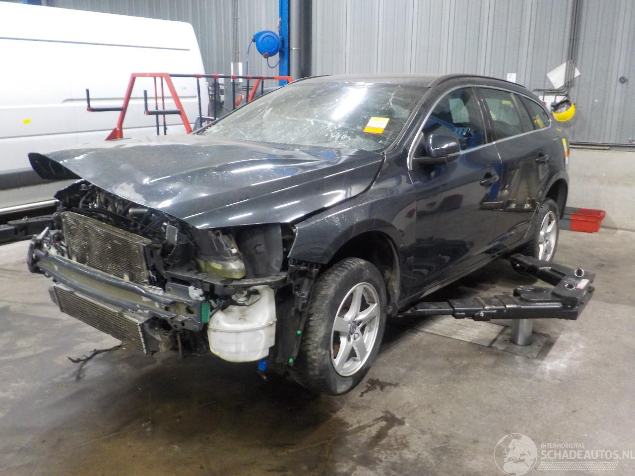 Volvo V-60 V60 I (FW/GW) Combi 2.0 D4 16V (D4204T5(Euro 6)) [133kW]  (10-2013/12-=
2015)