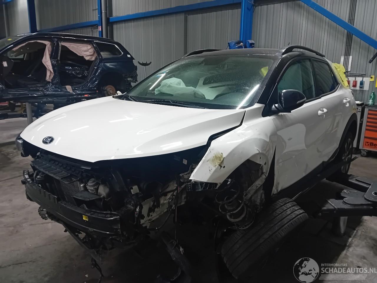 Kia Stonic Stonic (YB) SUV 1.0i T-GDi 12V (G3LC) [88kW]  (07-2017/...)