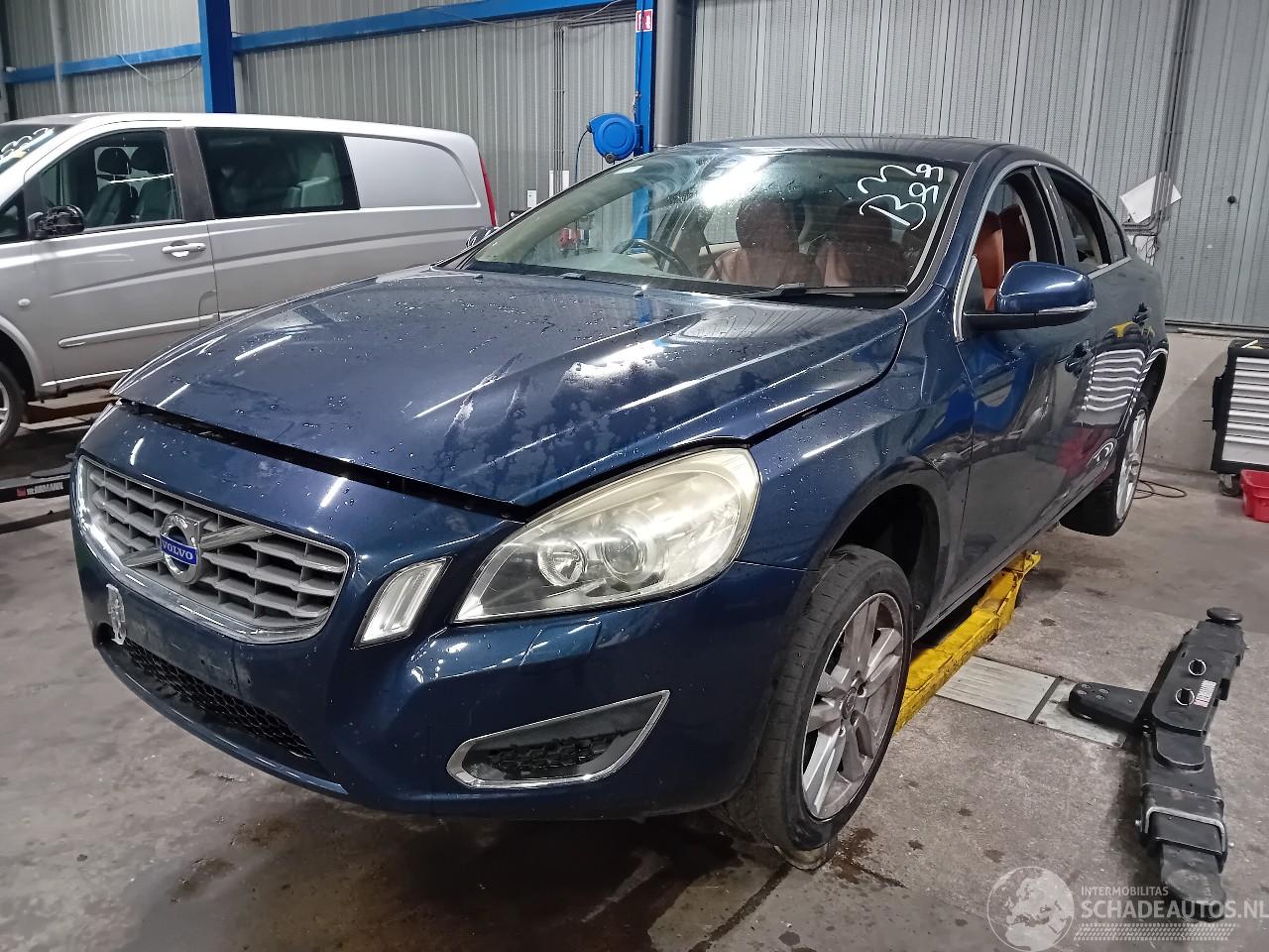 Volvo S-60 S60 II (FS) Sedan 2.4 D5 20V (D5244T10) [151kW]  (04-2010/12-2011)