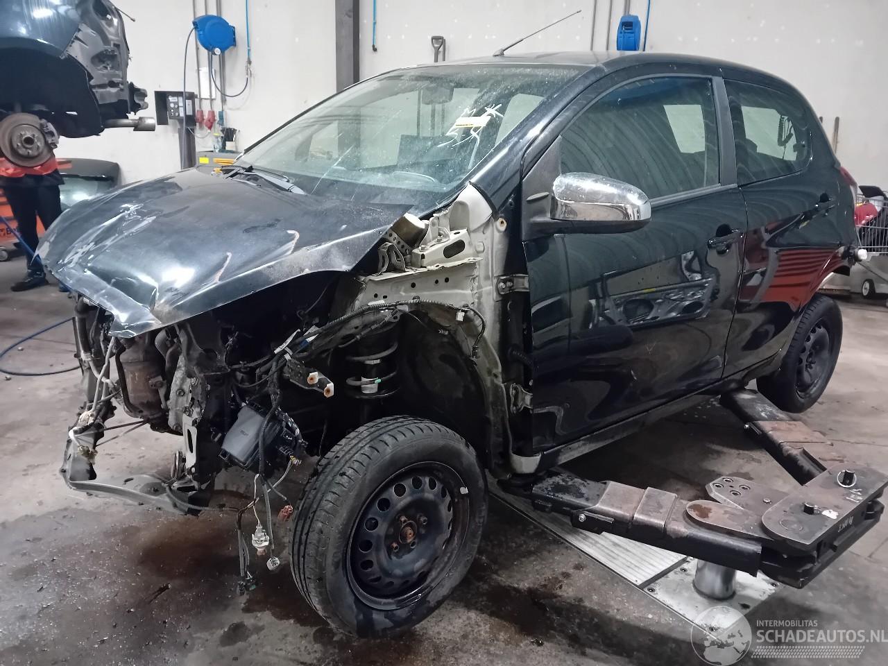 Peugeot 108 108 Hatchback 1.0 12V (1KRFE(CFB)) [51kW]  (05-2014/...)