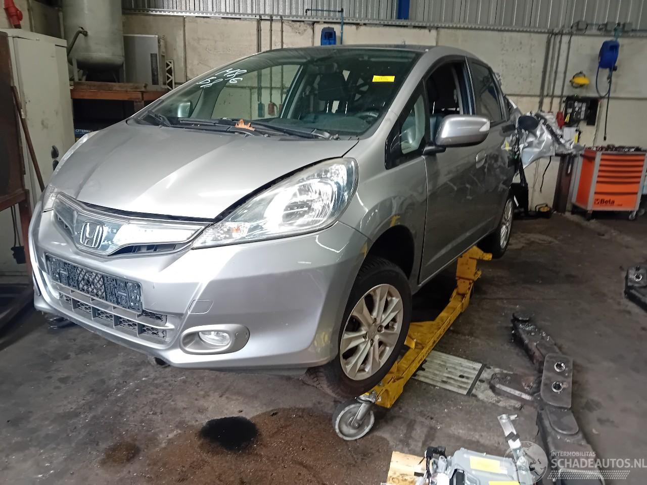 Honda Jazz Jazz (GE6/GE8/GG/GP) Hatchback 1.3 VTEC 16V Hybrid (LDA3(Euro 5)) [75k=
W]  (04-2011/06-2015)