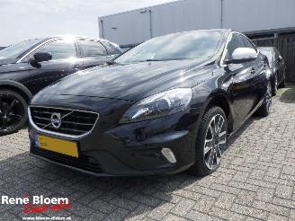 Vaurioauto  passenger cars Volvo V-40 2.0 D2 R-Design 120pk Business 2015/6