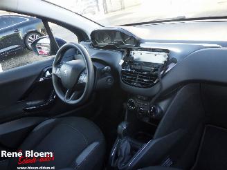 Peugeot 208 1.2 PureTech Blue Lion 5drs picture 8