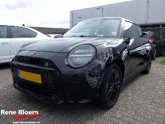 Avarii autoturisme Mini Cooper SE Essential XS 54.2 kWh 218pk 2024/6