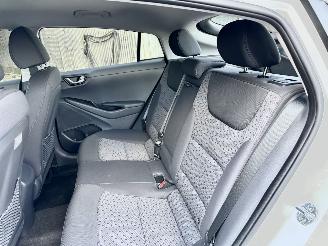 Hyundai Ioniq Comfort EV 120pk aut + f1 flippers - nap - 2x laadkabels - navi - camera - front + line assist - keyless entry + start picture 25