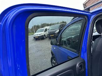 Fiat Panda 0.9TwinAir Turbo 4x4 Cross 6-bak - nap - clima - elektr pakket - lmv - privacy glass - led - trekhaak picture 54