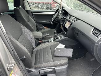 Skoda Octavia 1.0 TSI 115pk 6-bak Greentech Amb Bus sedan - navi - clima - cruise - pdc v+a - licht + regensensor picture 45