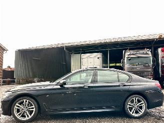 krockskadad bil auto BMW 7-serie 730d xDrive 265pk aut + f1 High Exe M-Ed - nap - schuifdak - hud - softclose - 360 cam - harman/kardon - luchtvering 2017/7