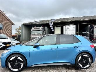 uszkodzony samochody osobowe Volkswagen ID.3 Pro S Bus 77kWh 204pk aut - 38dkm nap - 1e eig - navi - massage + mem l+r - cam - stoelverw - keyless - sfeerverl 2024/4