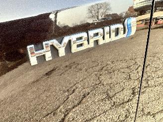 Toyota Corolla Gereserveerd Touring sports 1.8 Hybrid aut Dynamic - nap - keyless - navi - cam - trekh - front + line assist - pdc v+a picture 6