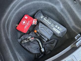 Toyota Corolla Gereserveerd Touring sports 1.8 Hybrid aut Dynamic - nap - keyless - navi - cam - trekh - front + line assist - pdc v+a picture 12