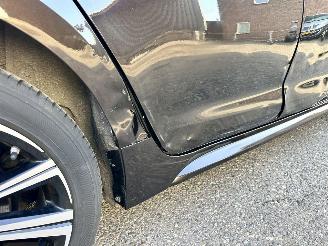 Toyota Corolla Gereserveerd Touring sports 1.8 Hybrid aut Dynamic - nap - keyless - navi - cam - trekh - front + line assist - pdc v+a picture 11