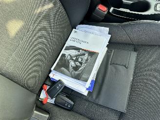 Toyota Corolla Gereserveerd Touring sports 1.8 Hybrid aut Dynamic - nap - keyless - navi - cam - trekh - front + line assist - pdc v+a picture 44