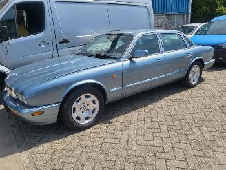 Jaguar Xj-8 4.0  SOVEREIGN   N.A.P  rijdbaar  top jongtimer picture 18