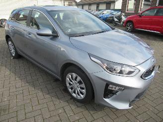 Kia Ceed 1.6D-mHYBRID   DynamicPlus-Line  Airco Navi Camera  24.500KM!! picture 4