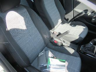 Opel Corsa 1.2B Edition 13.590km!!  Airco CruiseControl Parktronic Navigatie-Voorbereid picture 15