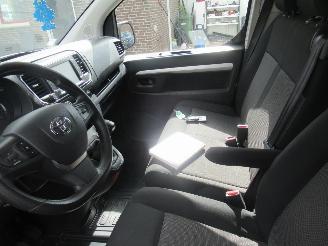 Toyota ProAce Verso 2.0D DubbelCab 2xSchuifdeur 6-Zits Airco Navi Camera StoelVerwarming CruiseControl....... picture 17