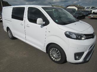 Toyota ProAce Verso 2.0D DubbelCab 2xSchuifdeur 6-Zits Airco Navi Camera StoelVerwarming CruiseControl....... picture 3