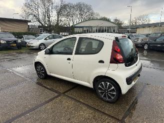 Peugeot 107 1.0 Blue Lease picture 4