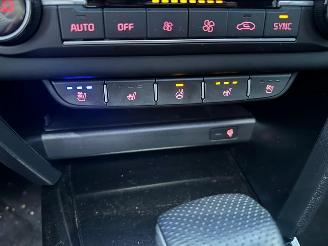 Kia Ceed GT Line Business Hybride LEER Pano Automaat picture 21