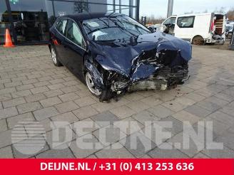 Volvo V-40 V40 (MV), Hatchback 5-drs, 2012 / 2019 2.0 D2 16V picture 1