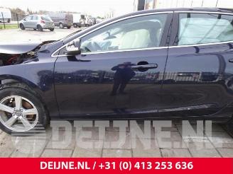 Volvo V-40 V40 (MV), Hatchback 5-drs, 2012 / 2019 2.0 D2 16V picture 16