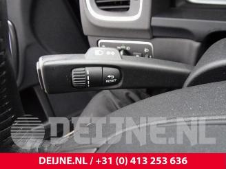 Volvo V-60 V60 I (FW/GW), Combi, 2010 / 2018 2.0 D2 16V picture 17