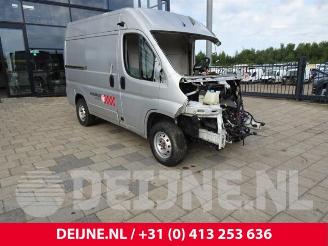Vrakbiler auto Peugeot Boxer Boxer (U9), Van, 2006 2.2 HDi 150 2013/2