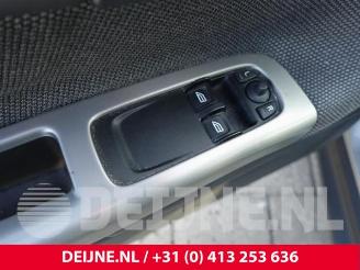 Volvo C-30 C30 (EK/MK), Hatchback 3-drs, 2006 / 2012 1.6 D 16V picture 18