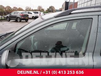 Volvo V-70 V70 (SW), Combi, 1999 / 2008 2.4 20V 170 picture 13