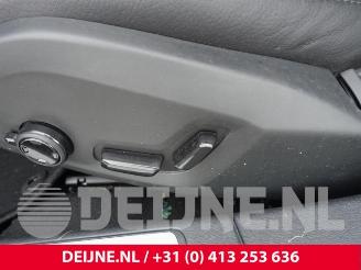 Volvo V-60 V60 II (ZW), Combi, 2018 2.0 B3 16V Mild Hybrid Geartronic picture 12